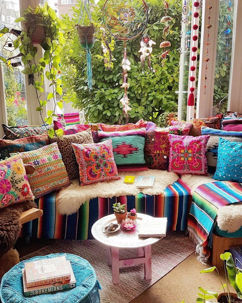 Blend the Colors and The Patterns of The Pillows