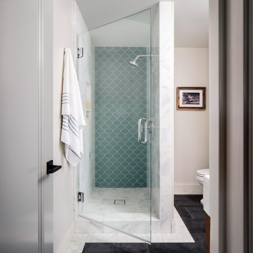 Include a Shower as a Small Bathroom Trend