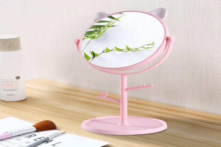 Kawaii Desktop Mirror